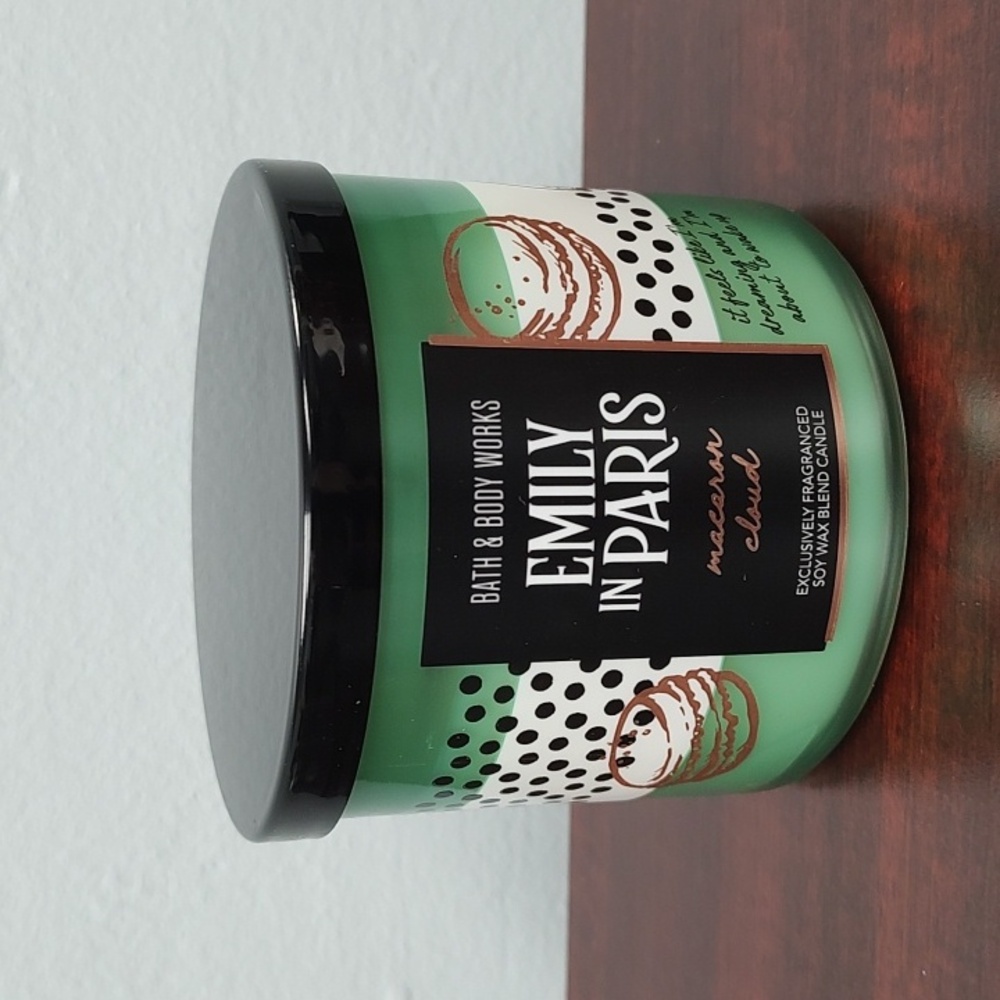 Bath & Body Works Emily In Paris MACARON CLOUD 3 Wick Candle